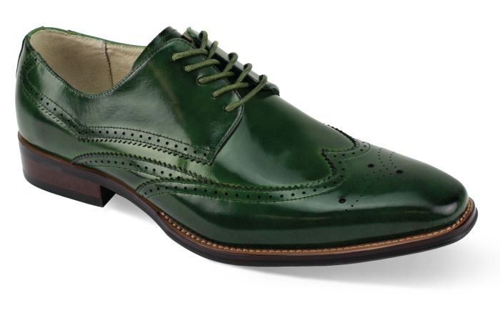 CCO Men's Outlet Leather Dress Shoe - Winged Tip Perforations